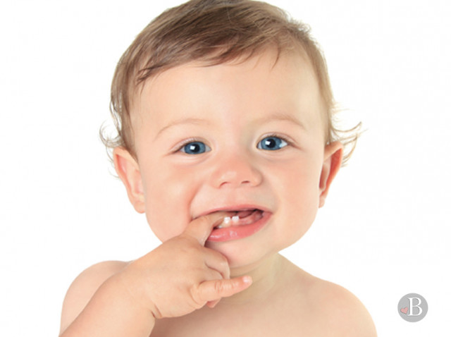 Dúvidas com o primeiro dentinho do baby? Como lidar?